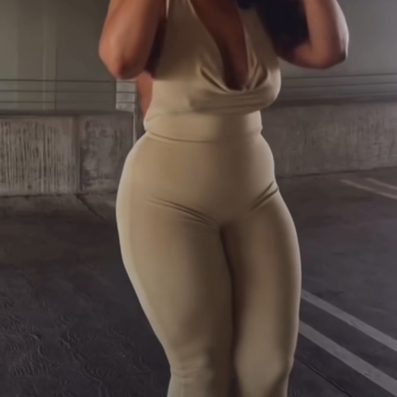 Laina Rauma Slinky Halter Jumpsuit in Mermaid - Picture 4 of 5